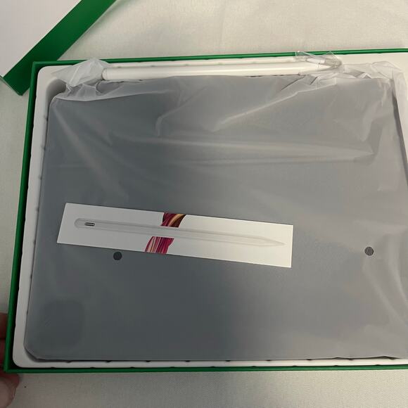 Uogic Apple Magic Keyboard in Gray-New includes stylus - Picture 4 of 5